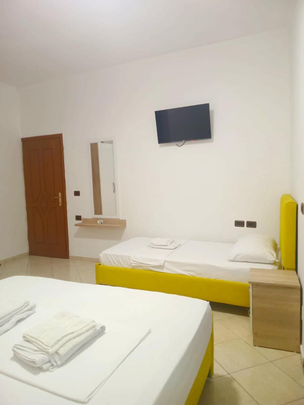 Hotel Eno Përmet Esterno foto